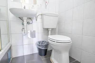 Ein Badezimmer in der Unterkunft Affordable 1BR Apt Near Schönbrunn & Westbahnhof Great for Long Stays