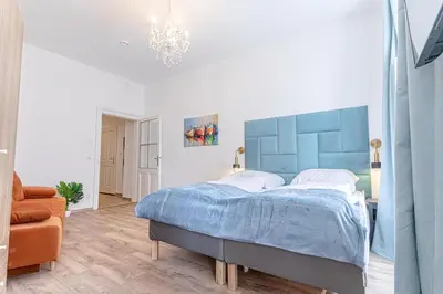 Ein Bett oder Betten in einem Zimmer der Unterkunft Comfy 1BR Apt in Great Location Ideal for Long Stay