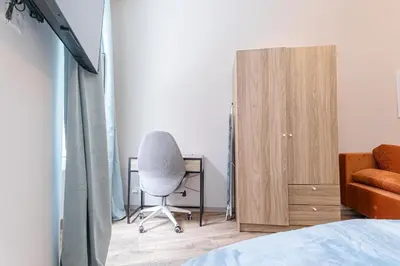 Ein Bett oder Betten in einem Zimmer der Unterkunft Comfy 1BR Apt in Great Location Ideal for Long Stay