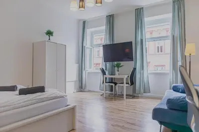 TV/Unterhaltungsangebot in der Unterkunft Budget Friendly 1BR Apt, Near Westbahnhof Station