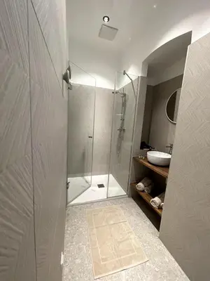 Ein Badezimmer in der Unterkunft Residence K - Spacious Altbau Apartment
