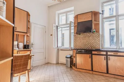 Grundriss der Unterkunft Spacious 4BR Apartment Very Central