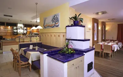 Ein Restaurant oder anderes Speiselokal in der Unterkunft Gasthof zur Grenze
