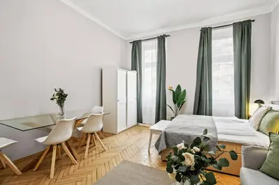 Ein Sitzbereich in der Unterkunft Modern Living by Millennium City & U6 Handelskai