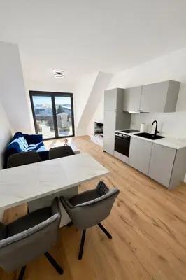 Küche/Küchenzeile in der Unterkunft Exklusiv 2BR Penthouse Dß! Big Terrace&Garage!