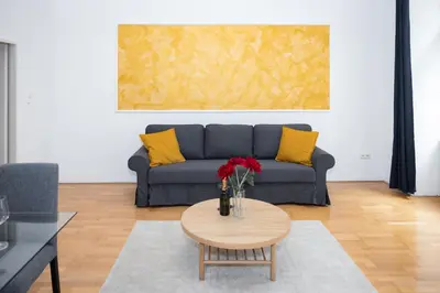 Ein Sitzbereich in der Unterkunft Stylish Central Apartment with Free Parking
