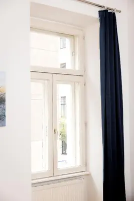 Grundriss der Unterkunft Stylish Central Apartment with Free Parking
