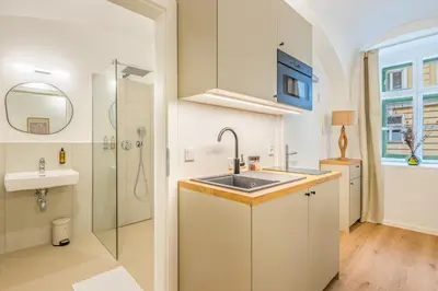 Ein Badezimmer in der Unterkunft Air Con I free parking I floor heating