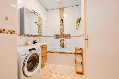 Ein Badezimmer in der Unterkunft Vienna Homey Place - Spacious 70m2 Apartment in 1120