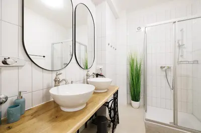Ein Badezimmer in der Unterkunft Operastreet Residences - Big Business Apartment