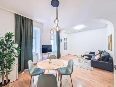 Ein Sitzbereich in der Unterkunft FeelHome - Desgin Apartment für 4 Gäste - Smart TV - Naschmarkt