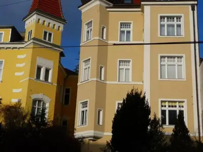 Das Gebäude in dem sich die Ferienwohnung befindet