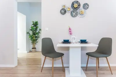 Ein Sitzbereich in der Unterkunft Modern Apartment - 11 minutes to city center