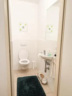 Ein Badezimmer in der Unterkunft Modern 2-Room Private Apartment in City Center