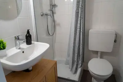Ein Badezimmer in der Unterkunft Cozy Vienna Studio Close to Metro and 10 Minutes to City Center