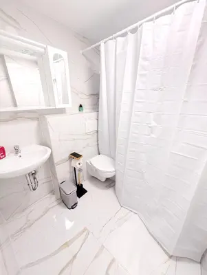Ein Badezimmer in der Unterkunft Comfortable Apartment in Lanstrasse Area BR4
