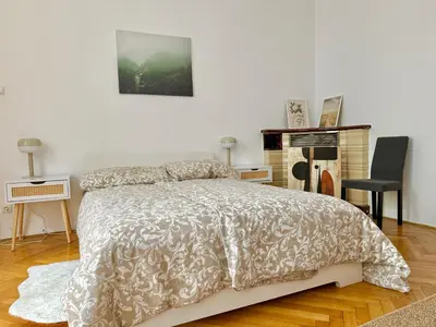 Ein Bett oder Betten in einem Zimmer der Unterkunft Stylish Cosy 2 Bedroom Apartment with Free Parking