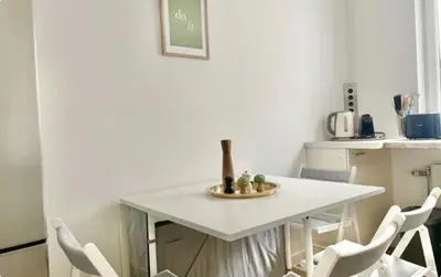 Grundriss der Unterkunft Rooftop Central Apartment with Balcony & Free Parking