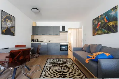 Küche/Küchenzeile in der Unterkunft Luxury Modern Apartment with Balcony