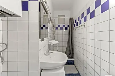 Ein Badezimmer in der Unterkunft Near Mariahilfer Straße - 3 minutes to U3 metro - Monthly Stays