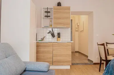 Küche/Küchenzeile in der Unterkunft Cozy & Stylish Long-Term 1-BR Studio Retreat
