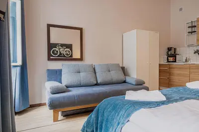 Ein Bett oder Betten in einem Zimmer der Unterkunft Cozy & Stylish Long-Term 1-BR Studio Retreat