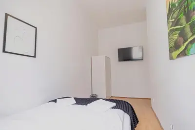TV/Unterhaltungsangebot in der Unterkunft Modern Three Bedroom Apartment Close to Stadthalle