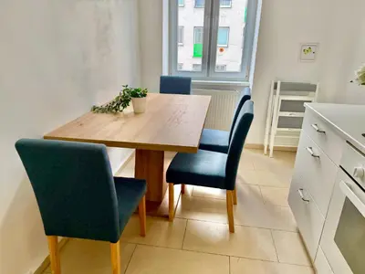 Küche/Küchenzeile in der Unterkunft 100 m2 3-Bedroom Long-Term Apartment