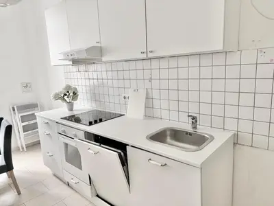 Küche/Küchenzeile in der Unterkunft 100 m2 3-Bedroom Long-Term Apartment