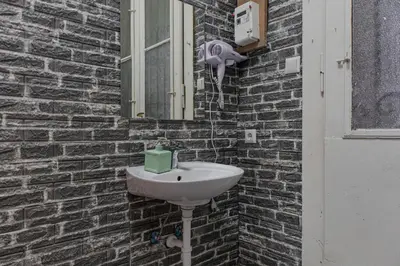 Ein Badezimmer in der Unterkunft Comfortable One Bedroom Apartment in Vienna