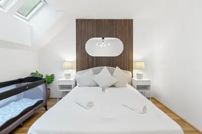 Ein Bett oder Betten in einem Zimmer der Unterkunft U1 Metro Nearby - 1-BR - fast Wi-Fi