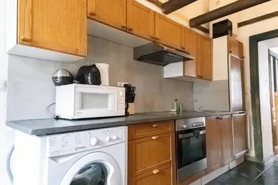 Küche/Küchenzeile in der Unterkunft Bright 2BR Apartment in Central Vienna