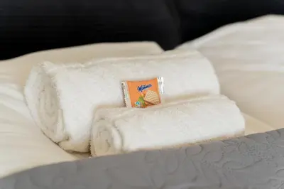 Ein Bett oder Betten in einem Zimmer der Unterkunft josef's home l Über den Wolken l Danube Flats 03