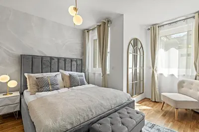 Ein Bett oder Betten in einem Zimmer der Unterkunft Spacious 3-BR - Balcony - Onsite Parking 19,90 per Day