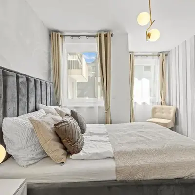 Spacious 3-BR - Balcony - Onsite Parking 19