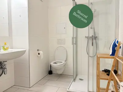 Ein Badezimmer in der Unterkunft ampm Grasbergergasse - Coliving Vienna I Monthly Stays