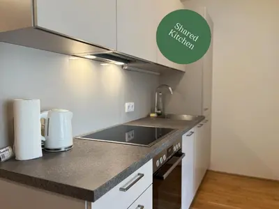 Küche/Küchenzeile in der Unterkunft ampm Grasbergergasse - Coliving Vienna I Monthly Stays