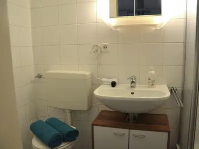 Ein Badezimmer in der Unterkunft Apartment Vienna1090 by Interhome