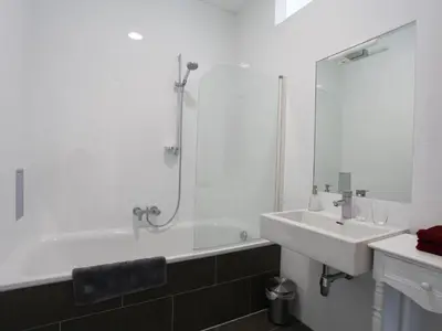Ein Badezimmer in der Unterkunft Apartment Sonnige Wohnung by Interhome