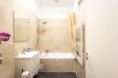 Ein Badezimmer in der Unterkunft Deluxe Apart ROOM