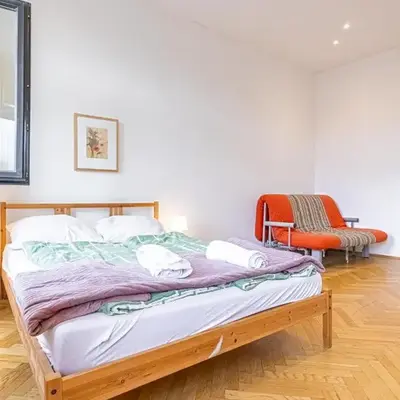 Lovely 4BR Apt Garden by Lorenz Böhler & Danube