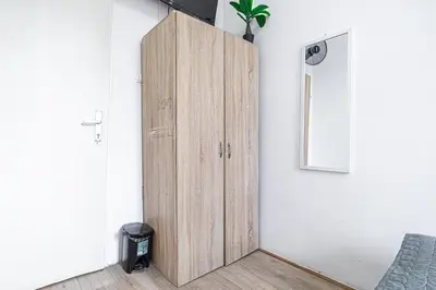 Grundriss der Unterkunft Private Rooms in comfy 6-Bedroom Apartment Near Millennium City
