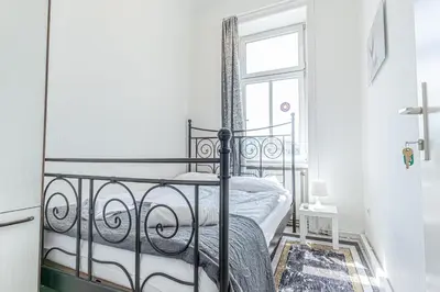 Ein Bett oder Betten in einem Zimmer der Unterkunft Beautiful 3 Bedroom Urban Retreat in Vienna Center