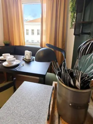 Ein Sitzbereich in der Unterkunft Metro 1BR - 3 Min to U1 Metro - Free Parking