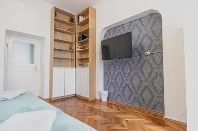 TV/Unterhaltungsangebot in der Unterkunft Convenient 3-BR Apartment 15 Min to Landstraße Hub