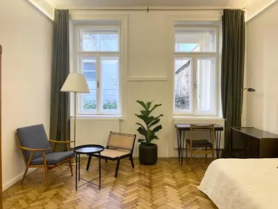 Ein Bett oder Betten in einem Zimmer der Unterkunft Privates Zimmer mit En-Suite Bad nahe Hbf, Zentrum