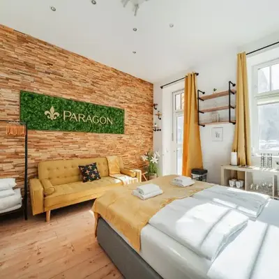 Premium Ground Floor Apartment with Free Parking