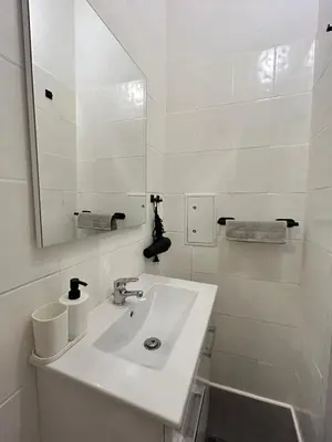Ein Badezimmer in der Unterkunft Cosy Stylish Long-Term Apartment
