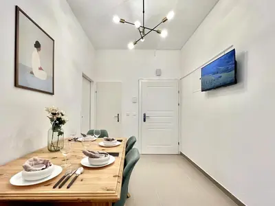 TV/Unterhaltungsangebot in der Unterkunft Servus Homes - Metro Stadthalle - Kaiser Franz Josef