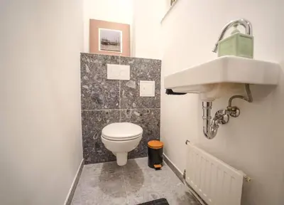 Ein Badezimmer in der Unterkunft Old Town Vienna Apartment Walk to Stephansdom